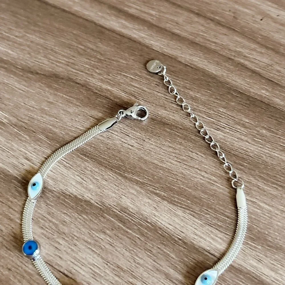 Silver Evil Eye Bracelet Q402